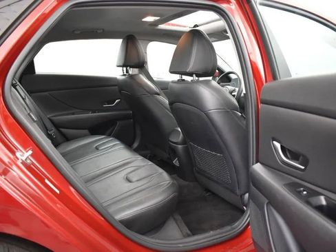 Used 2024 Hyundai Elantra Limited FWD image 18