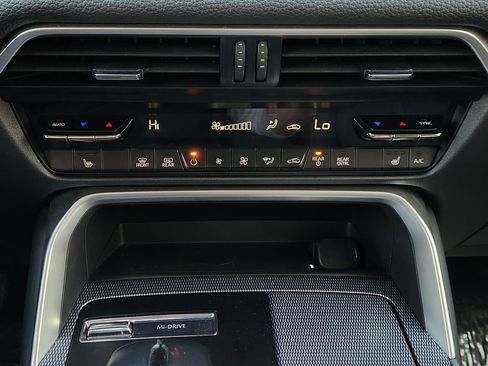 Used 2024 MAZDA CX-90 3.3 Turbo w/ Premium Package image 19