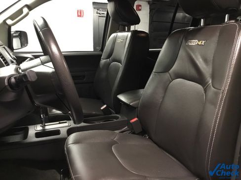 Used 2015 Nissan Xterra PRO-4X w/ Pro-4x Leather Package image 23