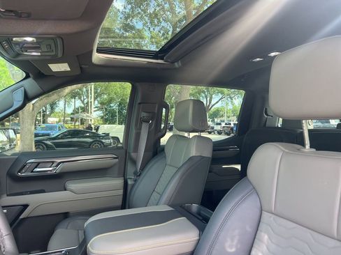 Used 2026 Chevrolet Silverado 1500 ZR2 image 9