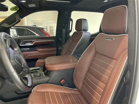 Used 2024 GMC Sierra 1500 Denali Ultimate image 11