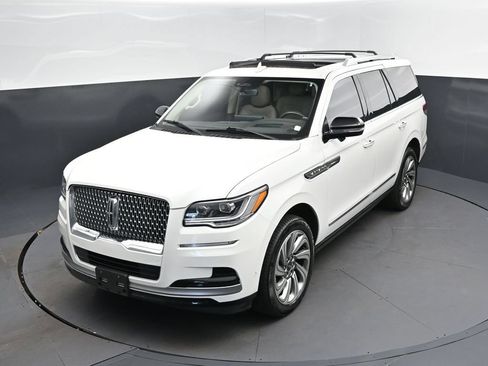 Used 2023 Lincoln Navigator Reserve AWD/4WD image 30