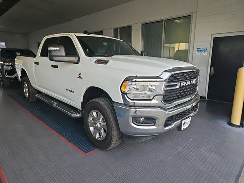 Used 2024 RAM 2500 Big Horn AWD/4WD image 2