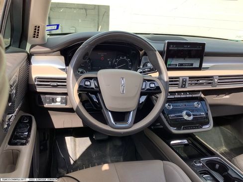 Used 2022 Lincoln Corsair FWD w/ Premium Package image 12