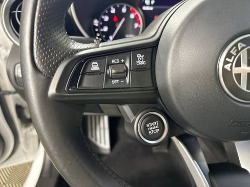Used 2022 Alfa Romeo Giulia Ti image 15