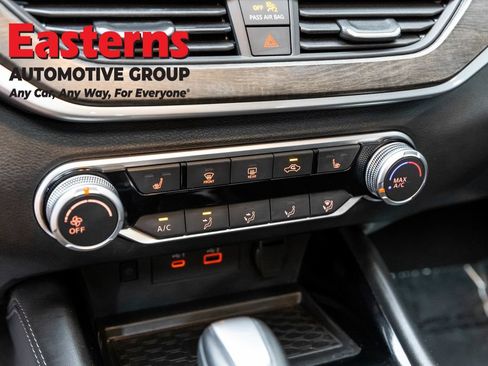 Used 2023 Nissan Altima 2.5 SV w/ SV Premium Package FWD image 20