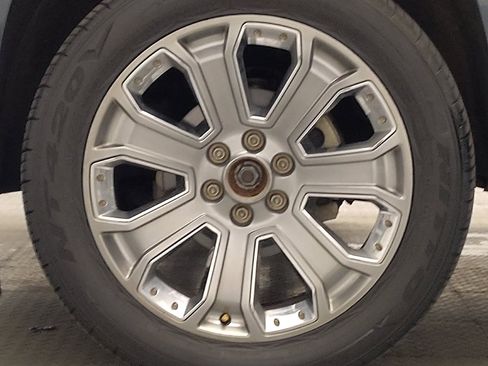 Used 2019 Chevrolet Tahoe Premier AWD/4WD image 31