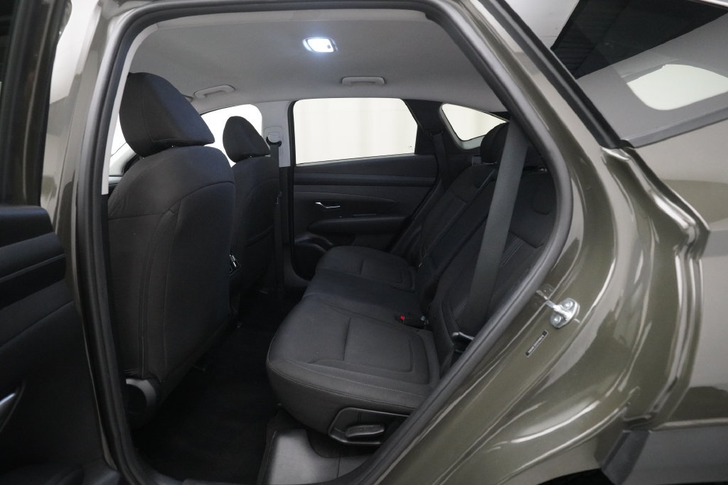 Used 2025 Hyundai Tucson SEL AWD/4WD image 16