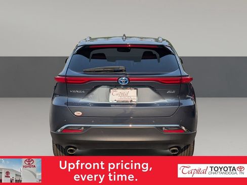 Used 2024 Toyota Venza XLE AWD/4WD image 6