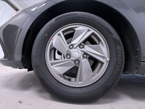 New 2026 Hyundai Elantra SE image 13