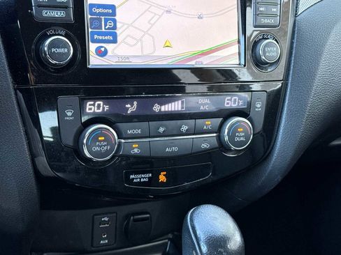 Used 2014 Nissan Rogue SL image 21