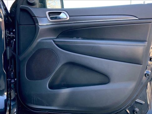 Used 2016 Jeep Grand Cherokee Limited image 23