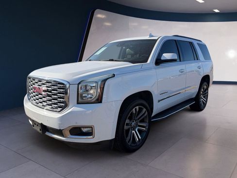 Used 2017 GMC Yukon SLT image 1
