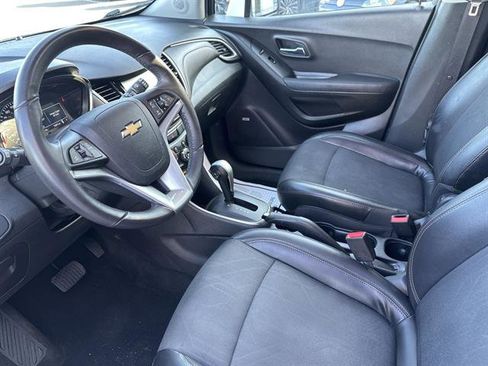 Used 2017 Chevrolet Trax LT w/ Sun & Sound Package image 16