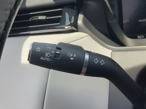 Used 2026 Land Rover Range Rover Velar S AWD/4WD image 28