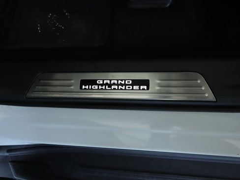 Used 2026 Toyota Grand Highlander AWD Hybrid image 16
