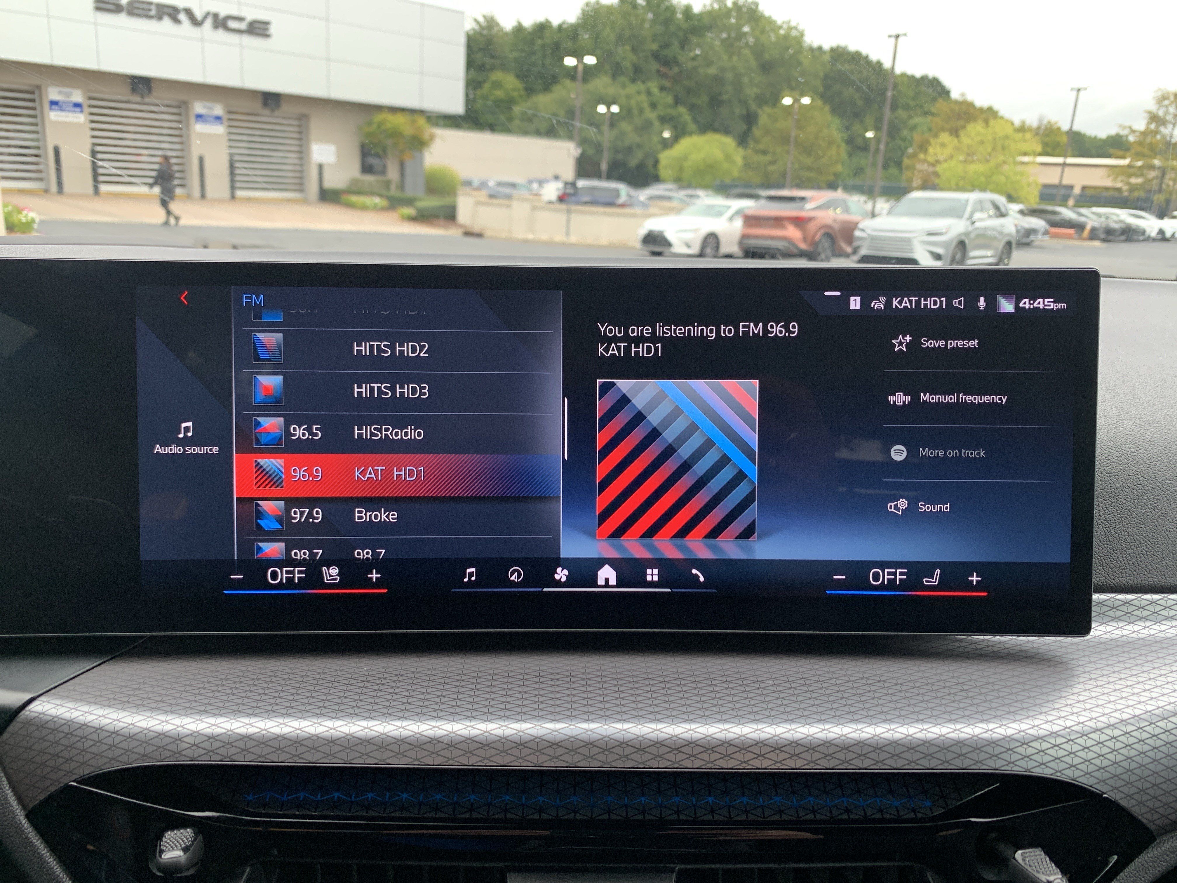 Used 2025 BMW M440i RWD image 23
