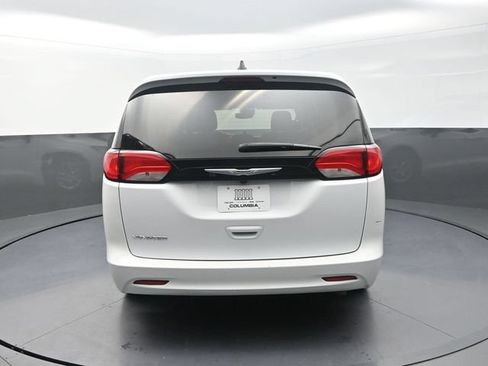 Used 2024 Chrysler Voyager LX FWD image 8