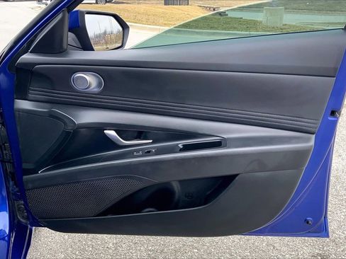 Used 2025 Hyundai Elantra SEL image 23