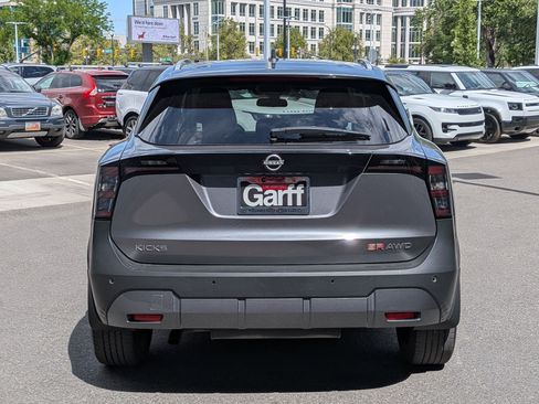 Used 2025 Nissan Kicks SR AWD/4WD image 4