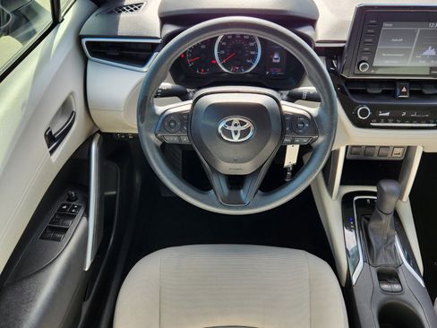 Certified 2022 Toyota Corolla Cross L image 6