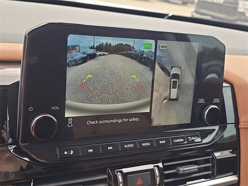 New 2025 Nissan Pathfinder Platinum w/ Black Appearance Package image 28