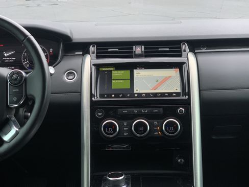 Used 2018 Land Rover Discovery HSE Luxury AWD/4WD image 31