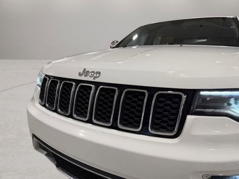 Used 2017 Jeep Grand Cherokee Limited w/ Luxury Group II image 2