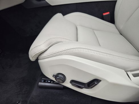 New 2026 Volvo XC90 T8 Ultra w/ Protection Package Premier AWD/4WD image 19