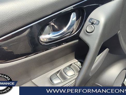 Used 2020 Nissan Rogue Sport SV w/ All-Weather Package image 10