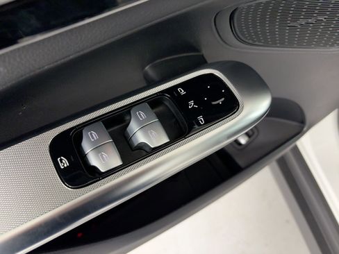 Certified 2025 Mercedes-Benz GLC 300 image 13