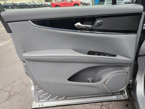 Used 2022 Lincoln Nautilus Reserve image 32