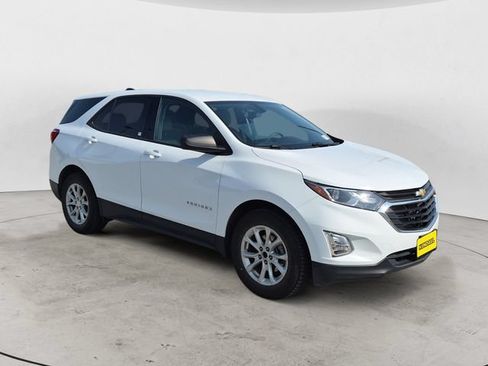 Used 2019 Chevrolet Equinox LS w/ LPO, Cargo Package FWD image 3