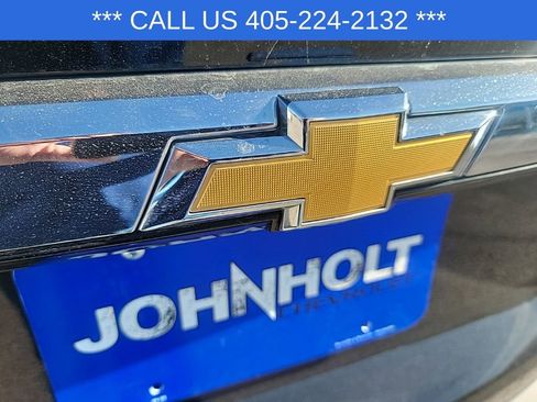 Used 2023 Chevrolet Traverse LT image 8