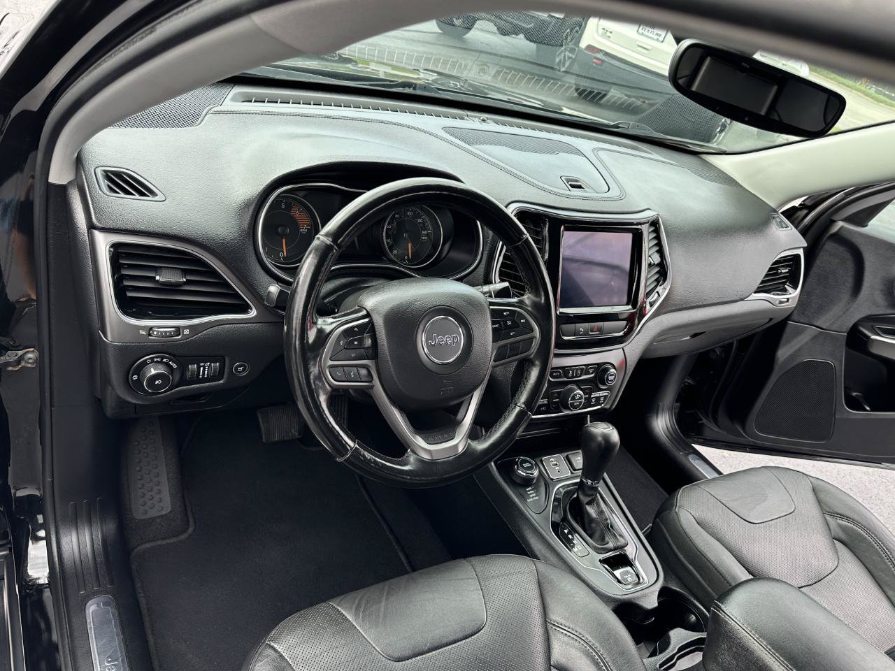 Used 2020 Jeep Cherokee Limited AWD/4WD image 24