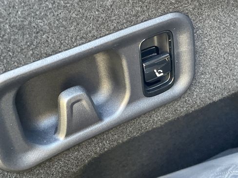 New 2026 Mercedes-Benz E 350 E 350 4MATIC Sedan image 10