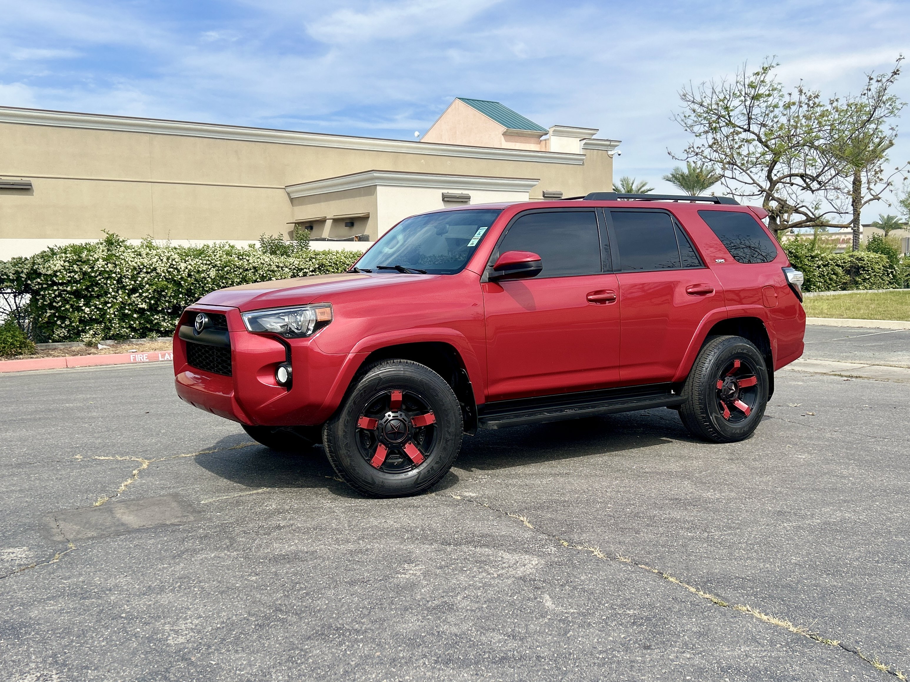 Used 2015 Toyota 4Runner SR5 AWD/4WD image 31