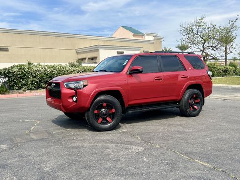 Used 2015 Toyota 4Runner SR5 image 31