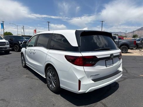 Used 2025 Honda Odyssey Touring image 10