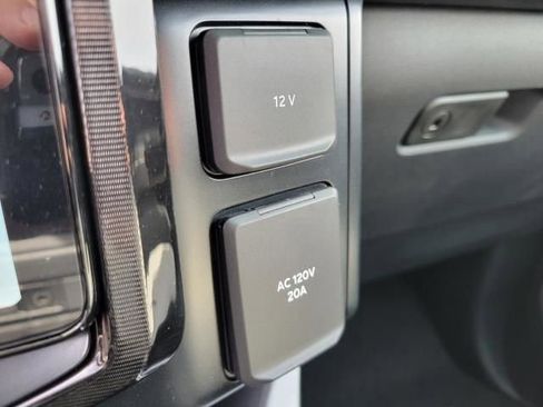 New 2025 Ford F150 Lightning Platinum image 32