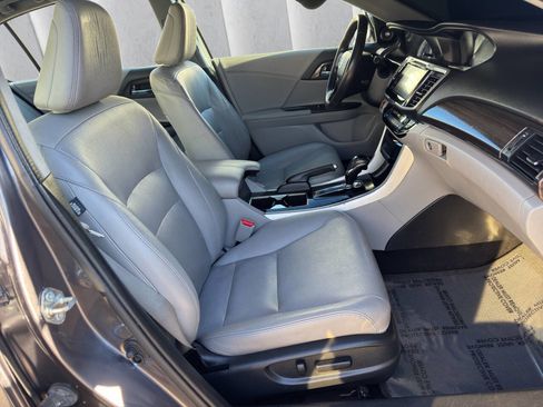 Used 2017 Honda Accord EX-L image 12