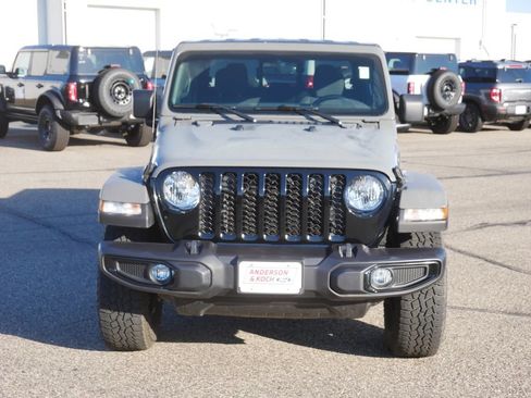 Used 2021 Jeep Gladiator Sport AWD/4WD image 2