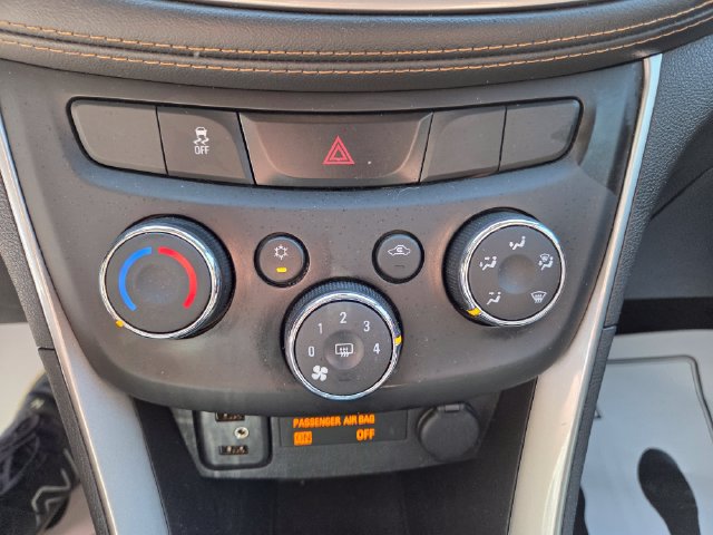Used 2019 Chevrolet Trax LT w/ LT Convenience Package AWD/4WD image 30