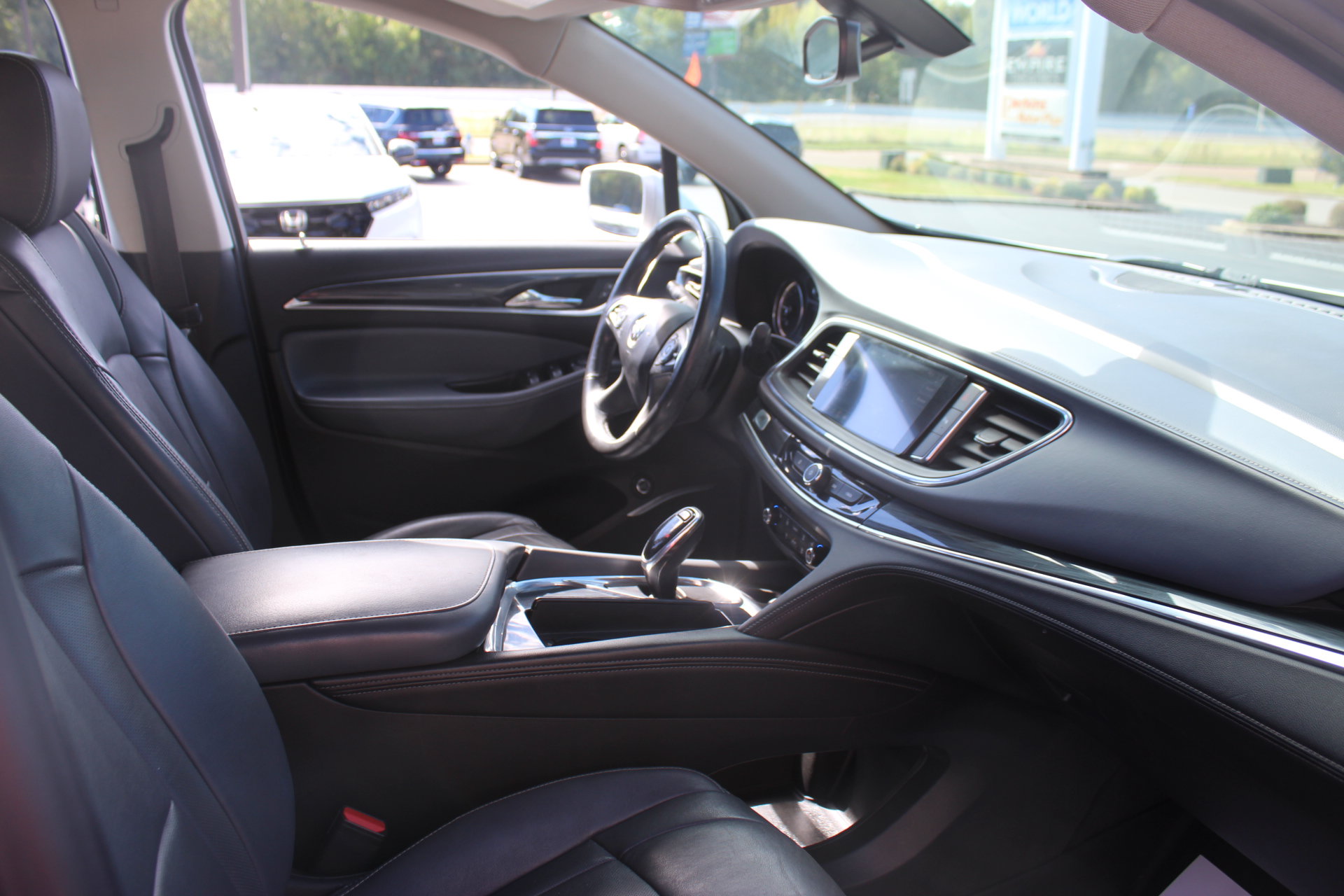Used 2020 Buick Enclave Essence FWD image 34