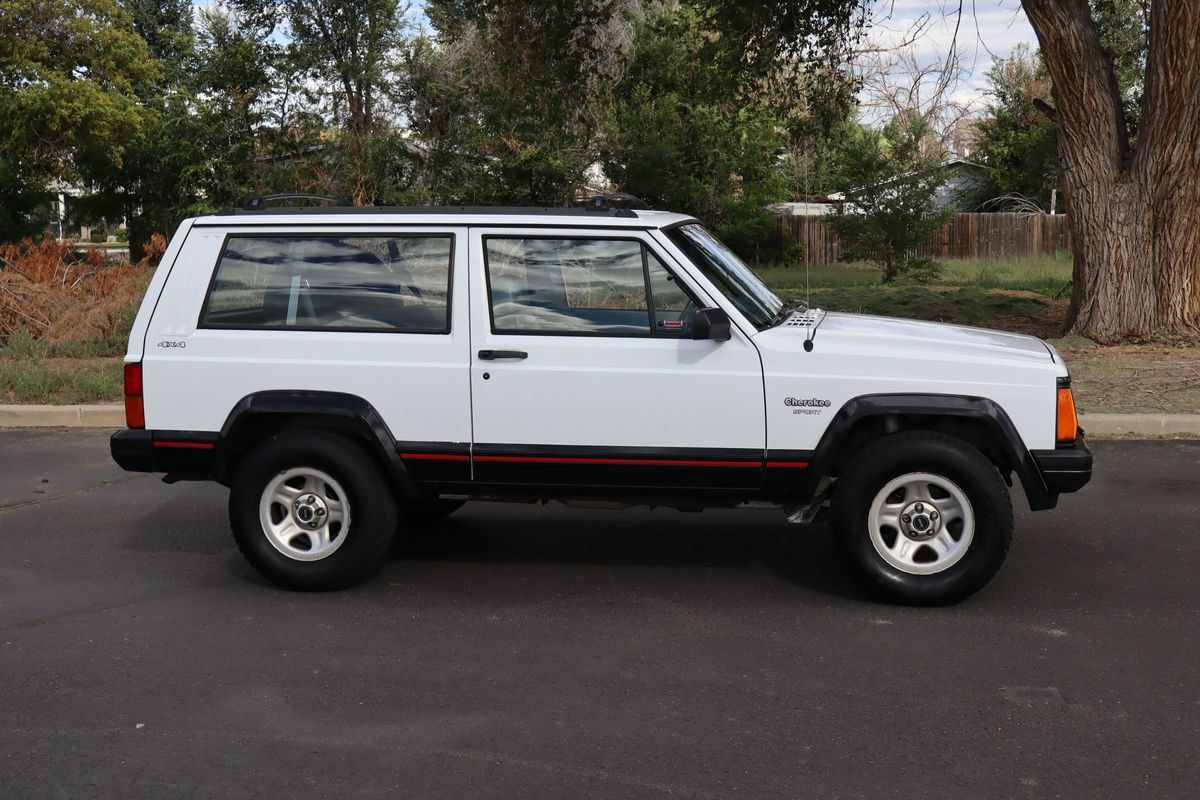 Used 1993 Jeep Cherokee Sport AWD/4WD image 3