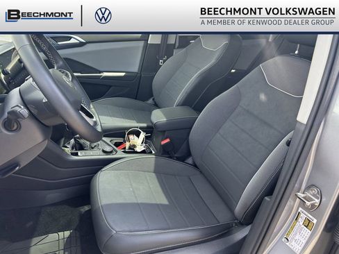 Used 2023 Volkswagen Taos SE w/ Panoramic Sunroof Package AWD/4WD image 22