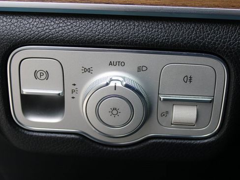 Used 2020 Mercedes-Benz GLS 450 4MATIC image 27