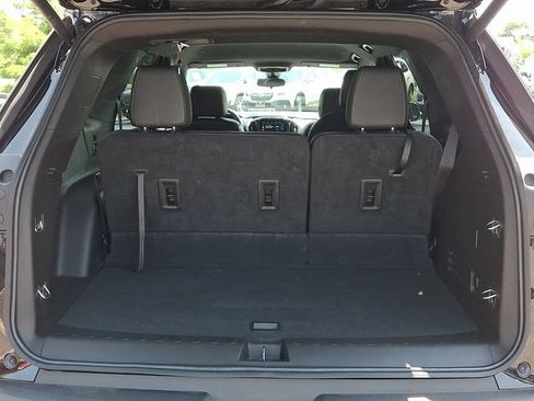Used 2023 Chevrolet Traverse LT AWD/4WD image 30