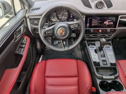 New 2026 Porsche Macan Turbo image 16