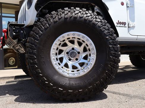 Used 2021 Jeep Gladiator Rubicon AWD/4WD image 7